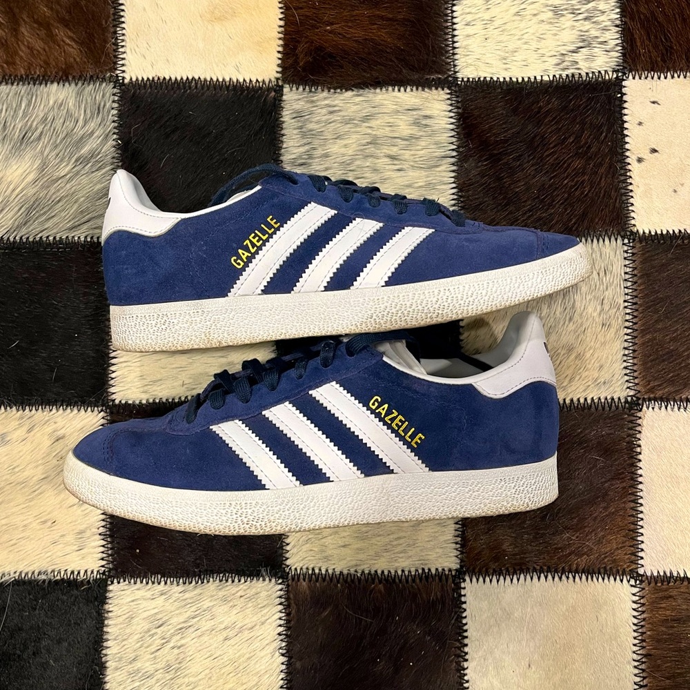 COPY - Like New Adidas Gazelle (women’s size 6)